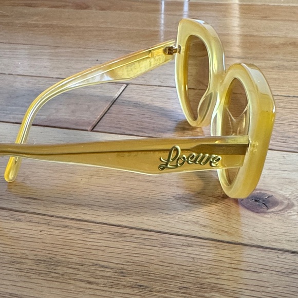 Authentic Loewe Yellow Sunglasses - Picture 3 of 7